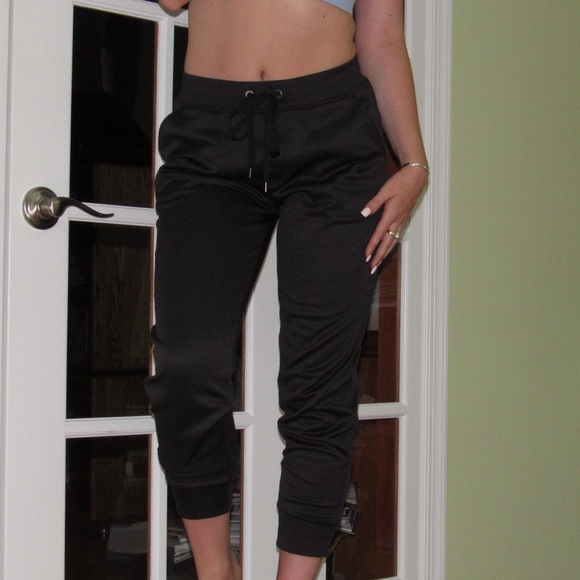 ❌SOLD❌ Abercrombie and Fitch Joggers - Picture 3 of 7